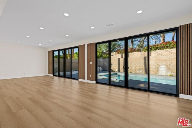 Building Photo - 70895 Ironwood Dr