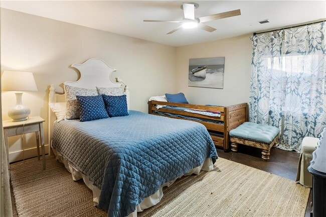 Building Photo - 4035 Lacey Dr