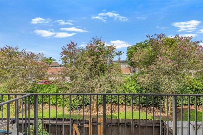 Building Photo - 6709 N Kendall Dr