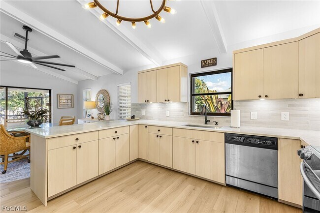 Building Photo - 663 110th Ave N