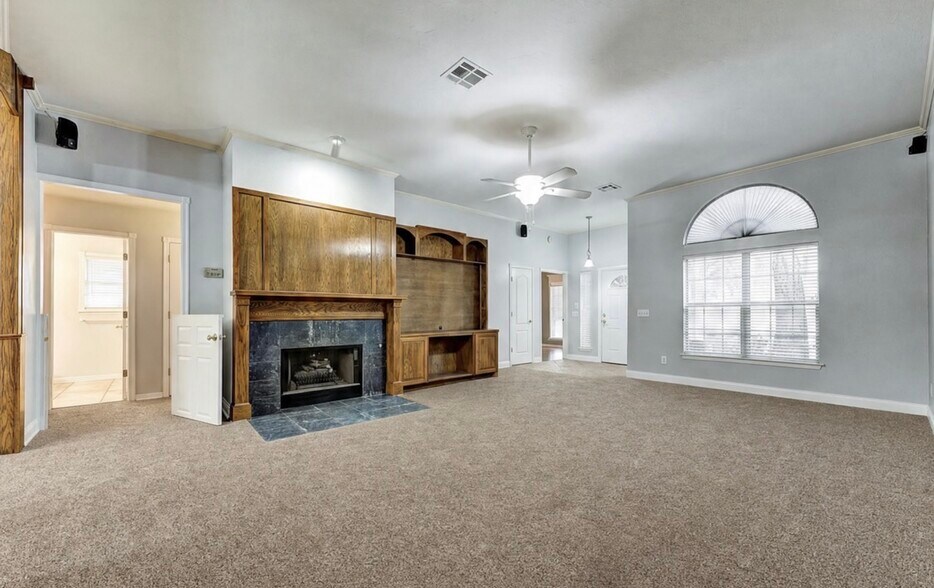 Building Photo - 1705 Concord Dr