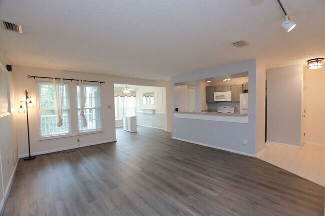 Building Photo - 10213 Wolfe Manor Ct