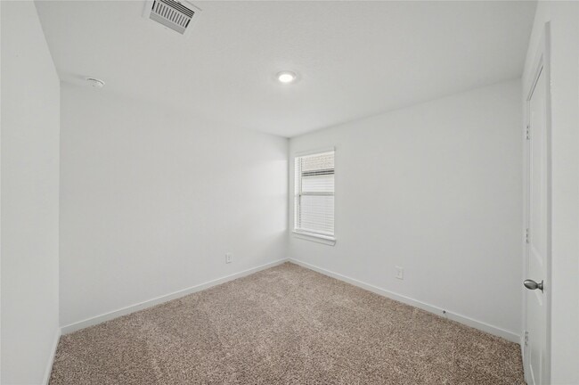 Building Photo - 4307 Camden Lakes St