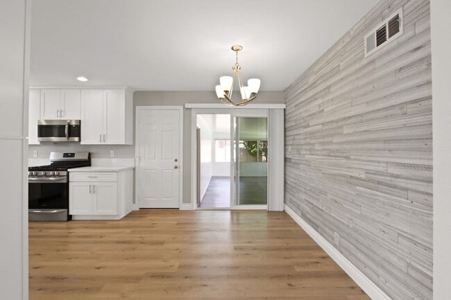 Building Photo - 16572 Tripp Cir