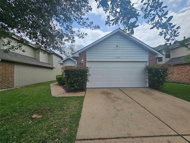 Building Photo - 17051 Carbridge Dr