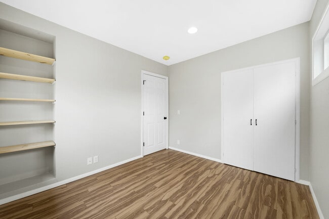 Building Photo - 903 Bonney Ave