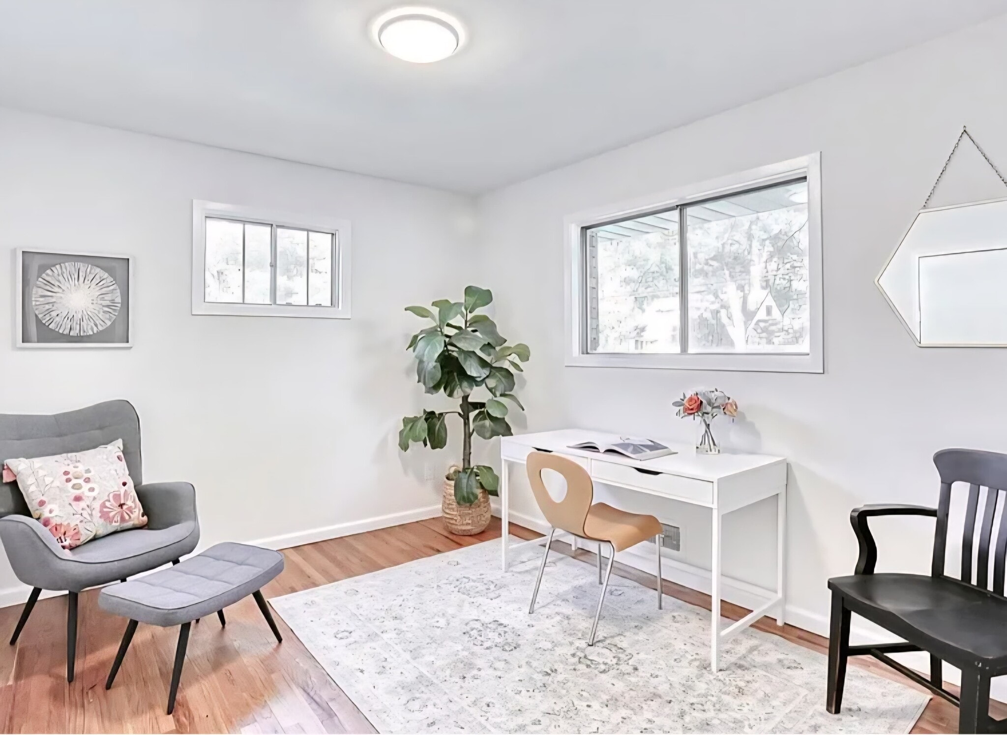 Building Photo - 6 Burgundy Ln