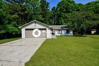 Building Photo - 3 Bedroom Pet-Friendly Home in Ellenwood, GA with Main Street Renewal