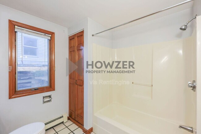 Building Photo - 35 Riverside Dr