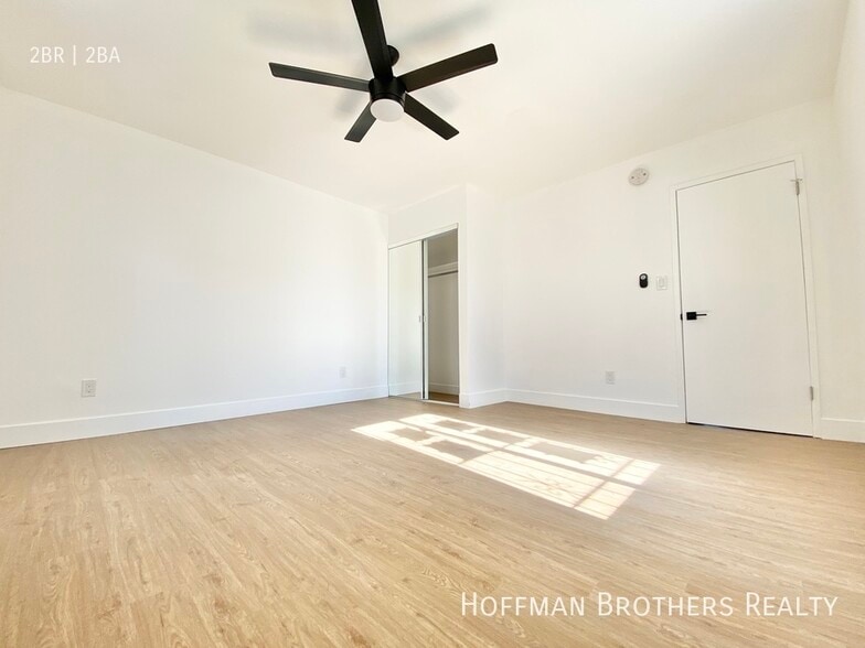 Building Photo - 1936 New England St