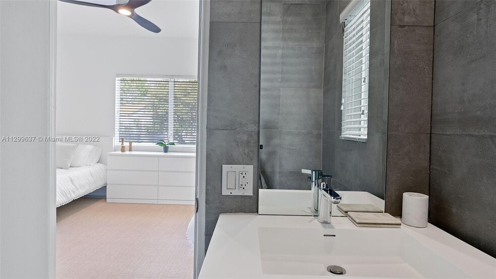 Building Photo - 1310 Flamingo Way