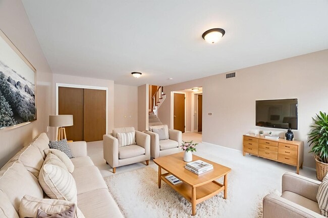 Building Photo - 114 N Forest Ave