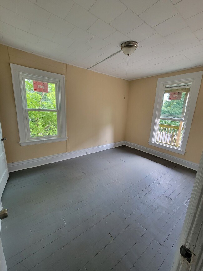 Building Photo - 423 Breckenridge St
