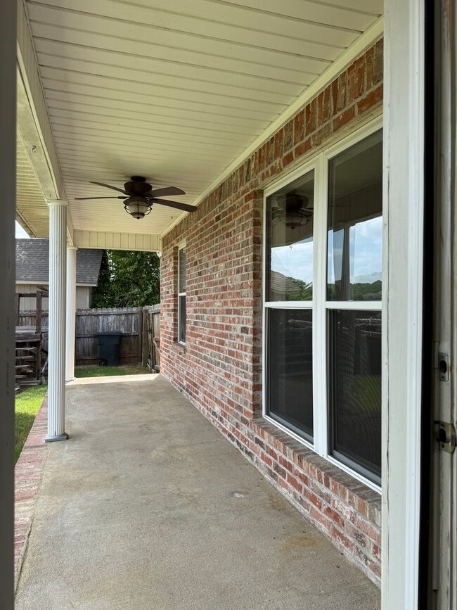Building Photo - 34 Lakeview Ln
