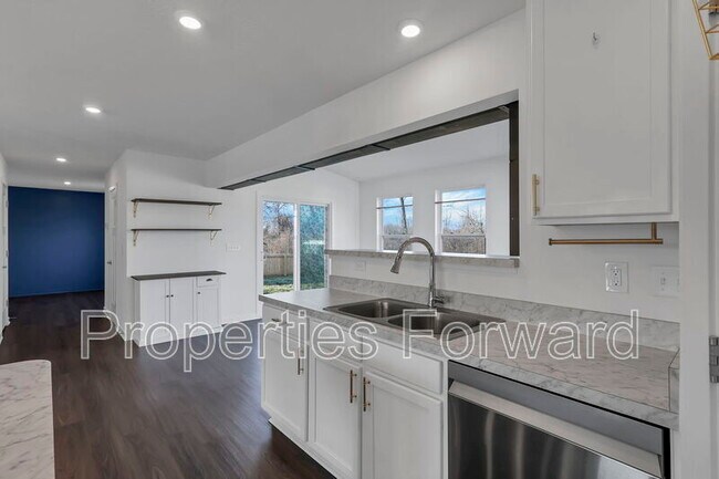 Building Photo - 21 Thurber Rd