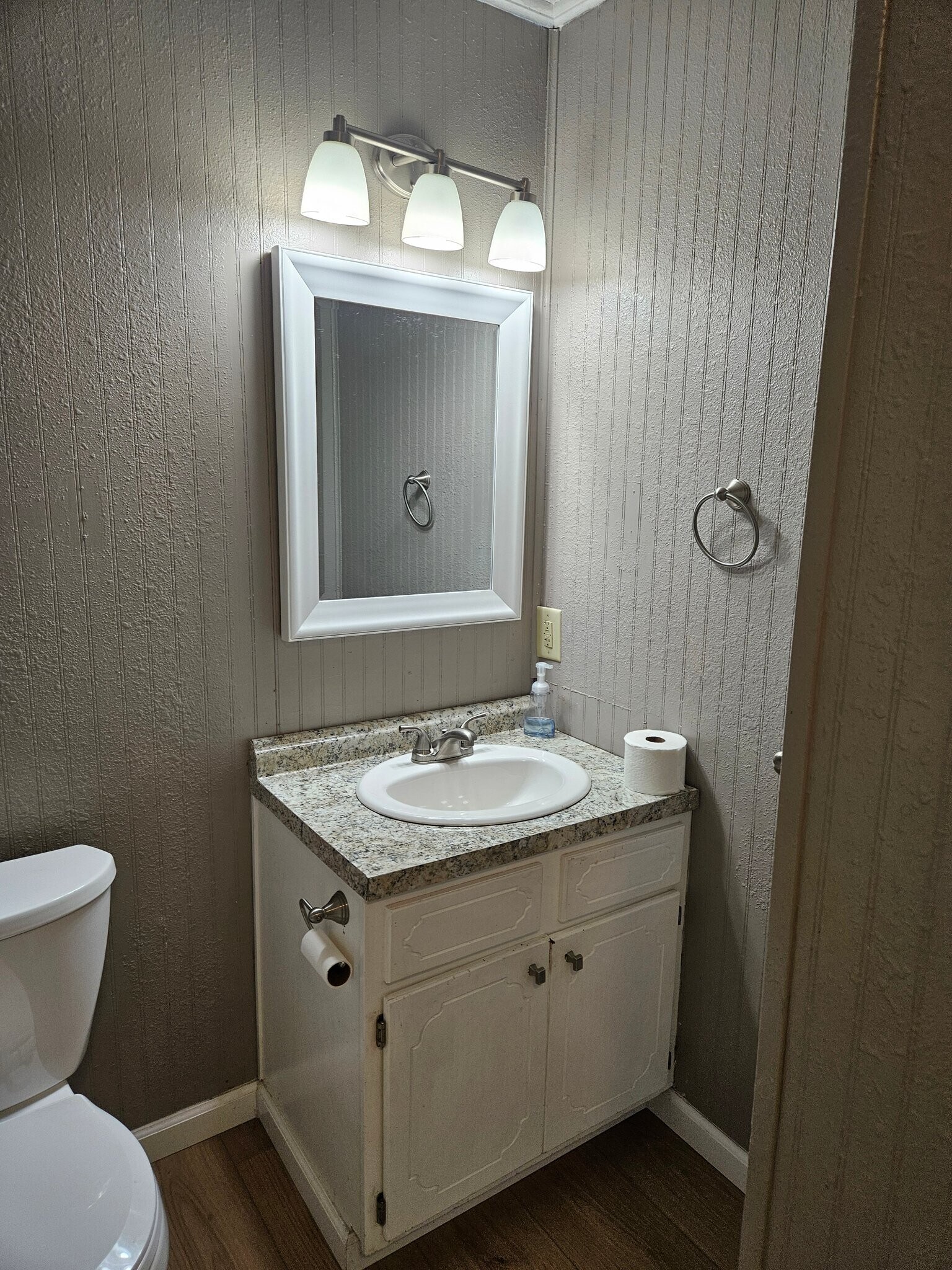 Building Photo - 24 Linder Rd