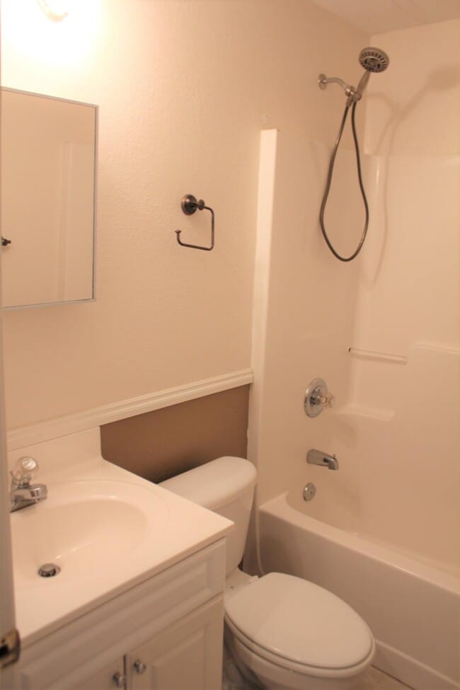 Building Photo - 8617 Olivera St