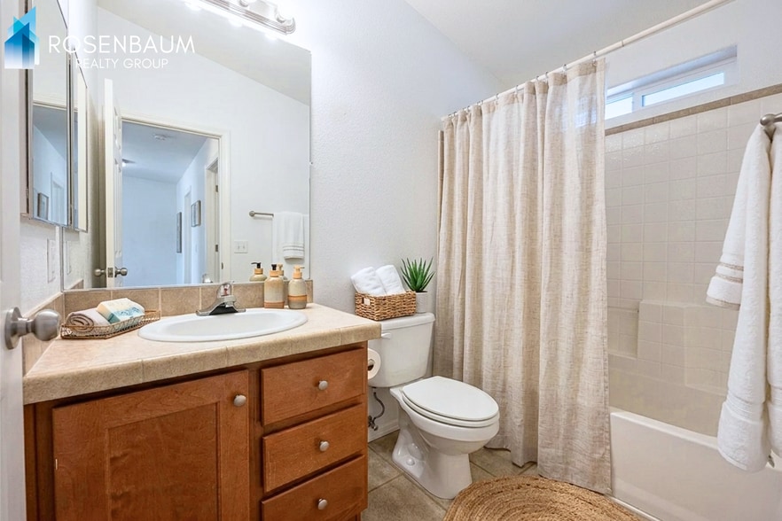 Building Photo - Beautiful 3-beds, 2-baths home in Vista Del Lago neighborhood of Prescott!