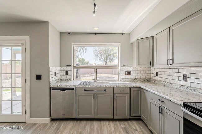 Building Photo - 21928 N Braden Rd