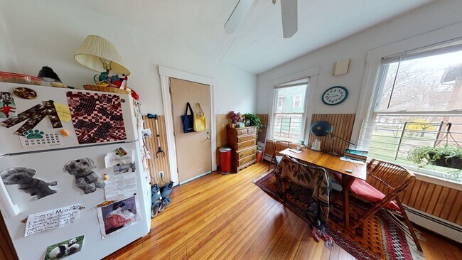Building Photo - Spacious 2BR on Science Hill | Huge Kitchen & Living Area | Near Yale
