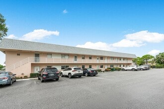Building Photo - 18081 SE Country Club Dr