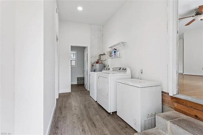 Building Photo - Beautifully Renovated 3BR/2BA Home in Smithfield, VA - Move in Ready!