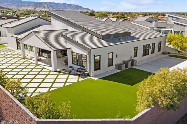 Building Photo - 4315 N Dapple Gray Rd