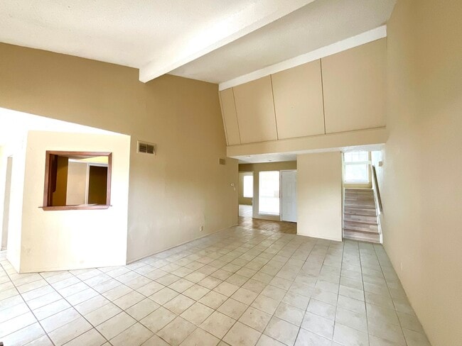 Building Photo - Available Now! 3 Bedroom / 2 Bath Home Nea...