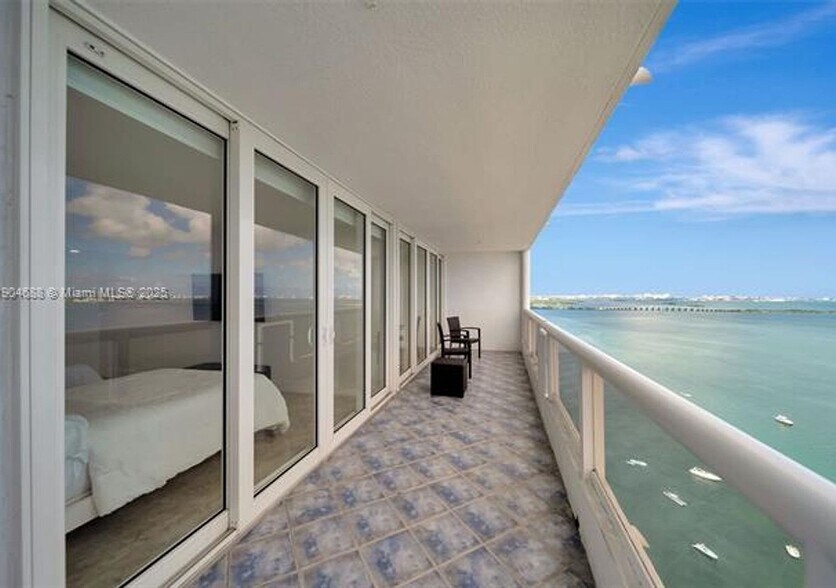 Building Photo - 1717 N Bayshore Dr