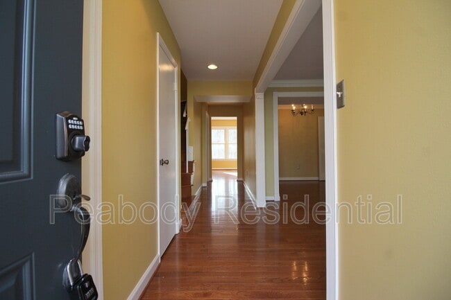 Building Photo - 8072 Sleepy View Ln