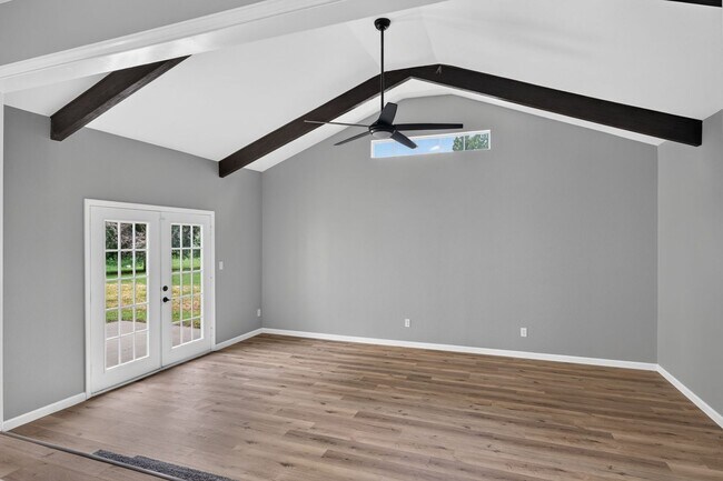 Building Photo - Italian Estates Property Management