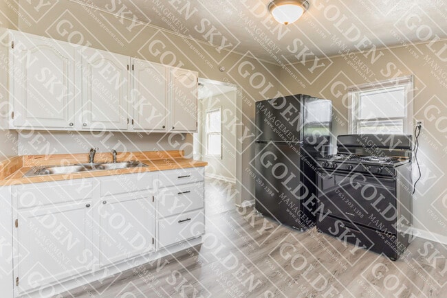 Building Photo - 625 S Mound St