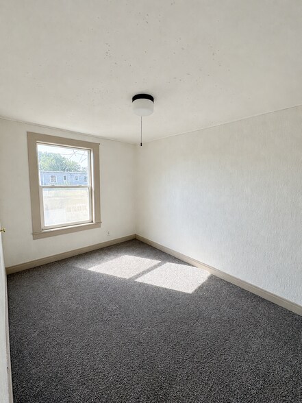 Building Photo - 432 Belmont Ave