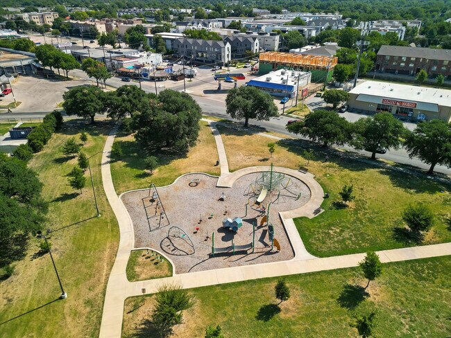 Building Photo - 5025 San Jacinto St