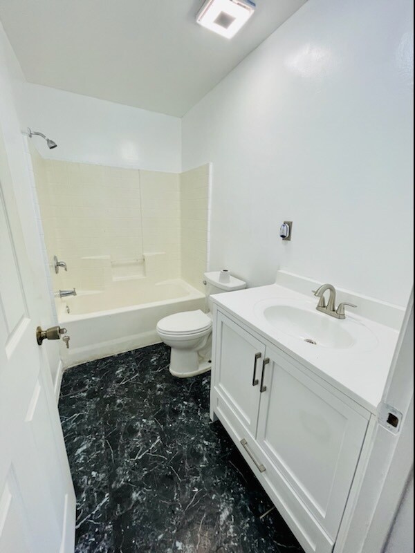 Building Photo - 326 Beardsley Ave