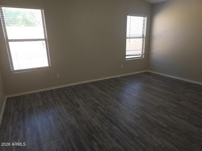 Building Photo - 3334 E Woodside Way