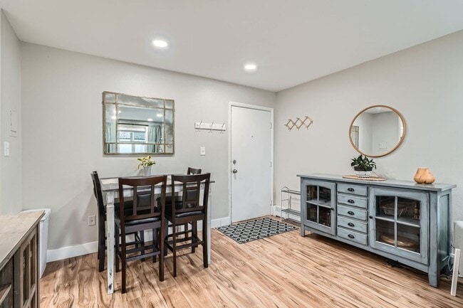 Building Photo - Modern Comfort Meets City Convenience in D...