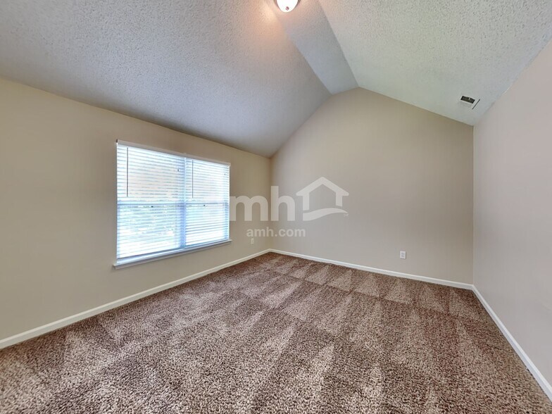 Building Photo - 551 Rosalind Terrace
