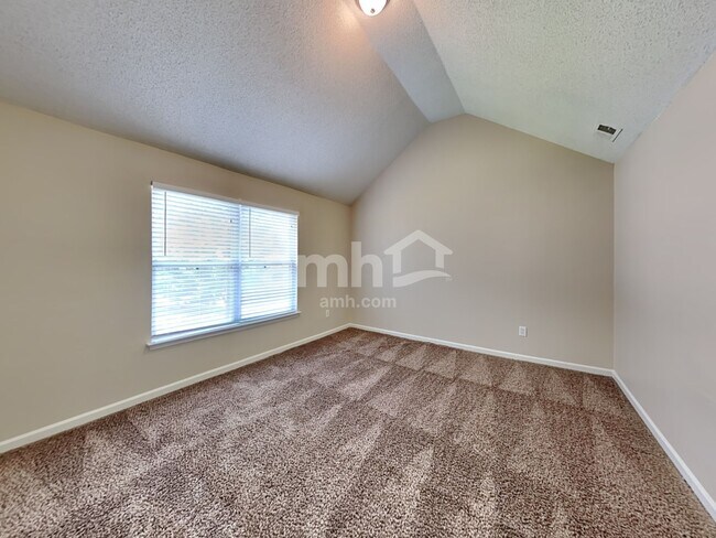 Building Photo - 551 Rosalind Terrace