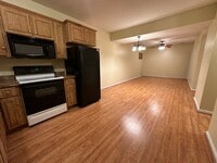Building Photo - Spacious 2 bedroom 1 bath basement level a...
