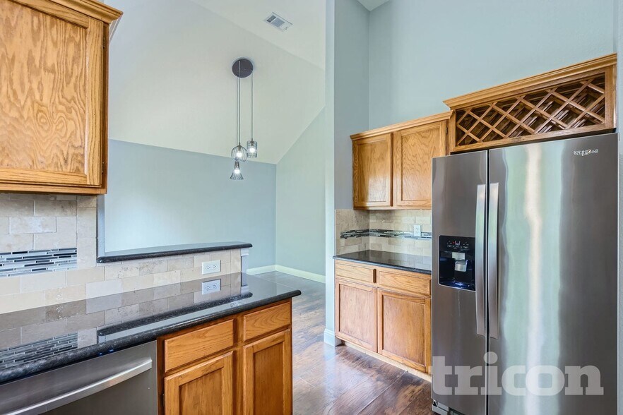 Building Photo - 725 Rawlins Dr