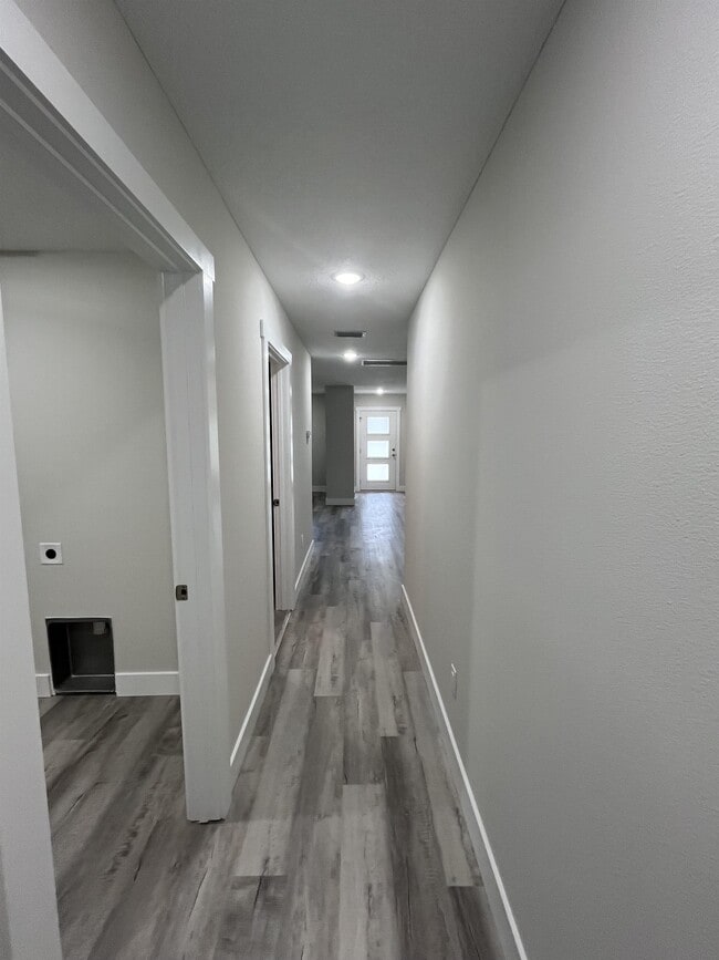 Building Photo - 119 Dixwood Ave
