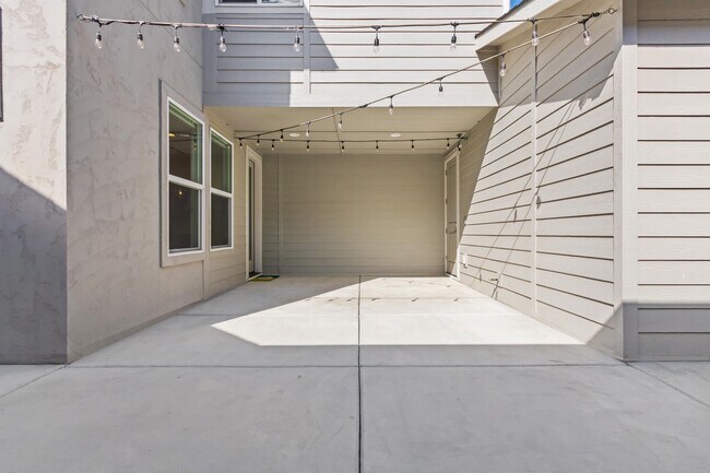 Building Photo - 3811 S Eckert Rd