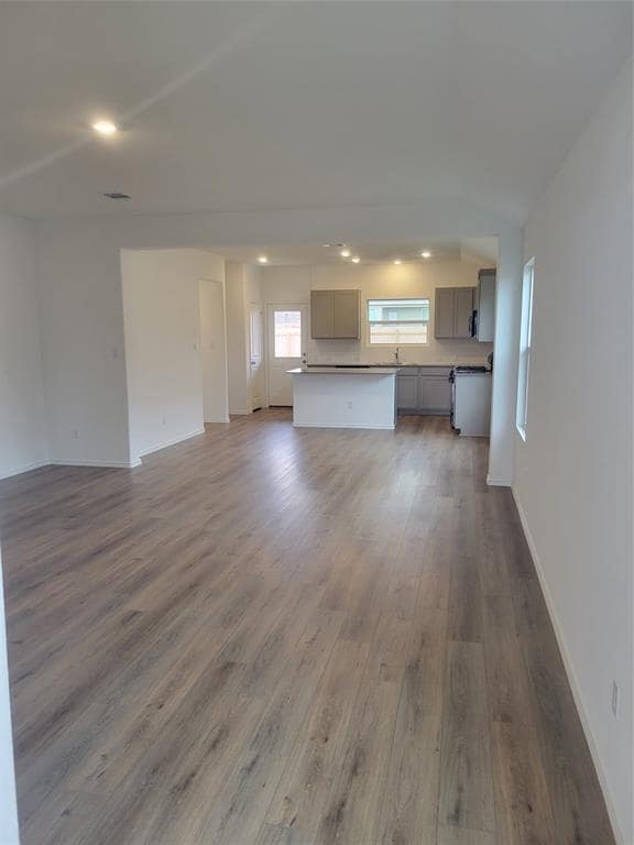 Building Photo - 623 Waterway Ave
