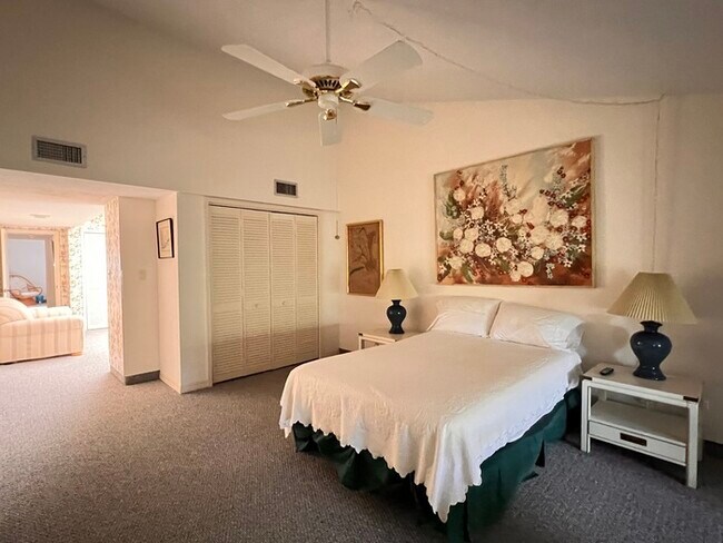 Building Photo - Grenelefe/Country Homes Community