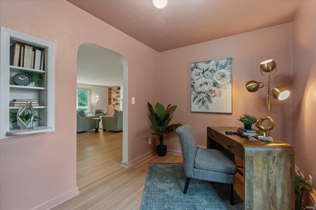 Building Photo - 2121 E Madison St