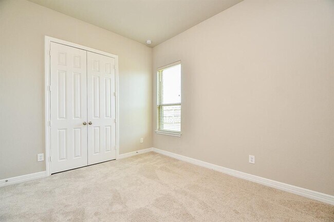 Building Photo - 6030 Marsh Lk Ct