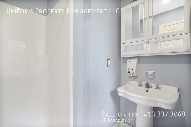 Building Photo - 15 Paradise St