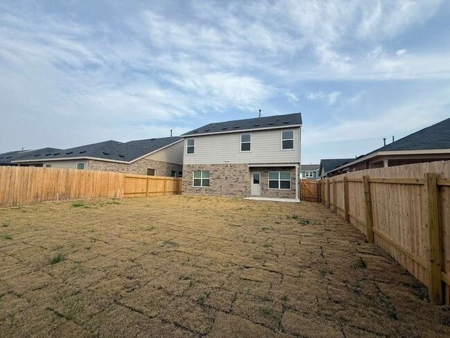 Building Photo - 561 Sormonne Lp