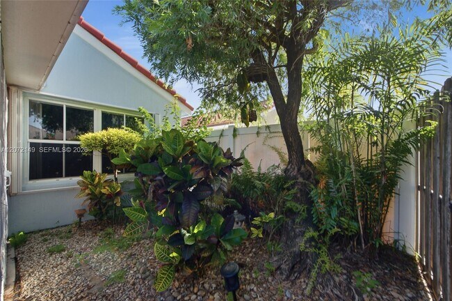 Building Photo - 7336 Granada Way